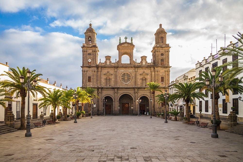 Spain-Canary Islands-Gran Canaria Island-Las Palmas de Gran Canaria-Catedral de Santa Ana-exterior